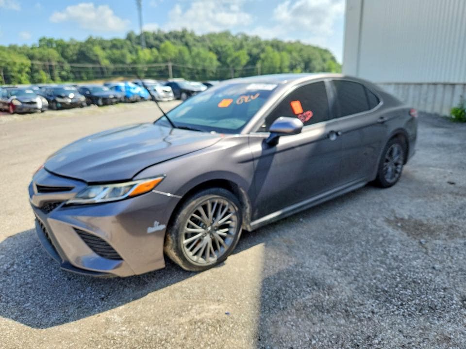 2020 TOYOTA CAMRY SE - 1