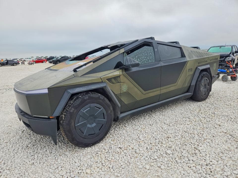 2024 TESLA CYBERTRUCK - 1