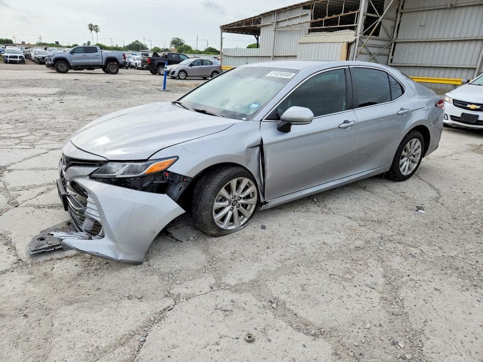 2019 TOYOTA CAMRY LE - 1