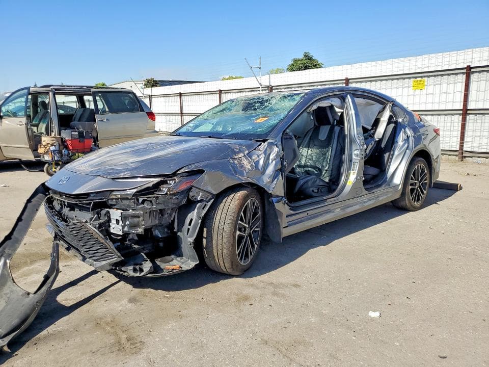 2025 TOYOTA CAMRY XLE - 1