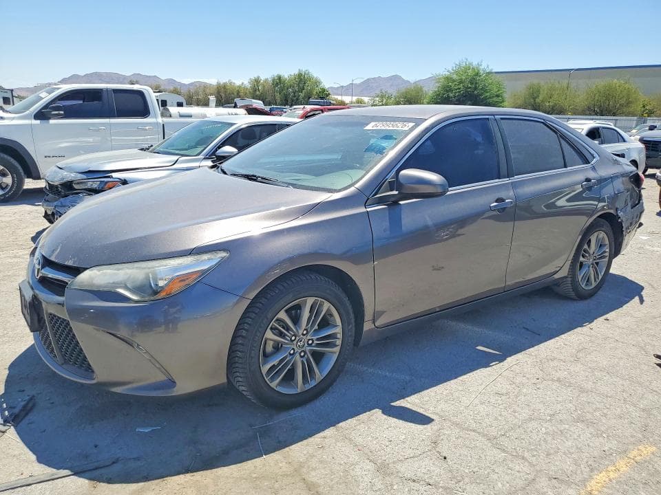 2017 TOYOTA CAMRY SE - 1