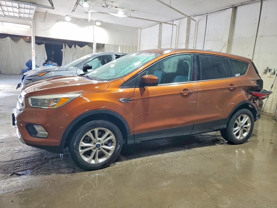 2017 FORD ESCAPE SE - 1