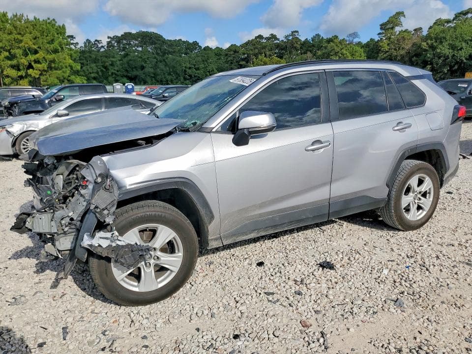 2020 TOYOTA RAV4 XLE - 1