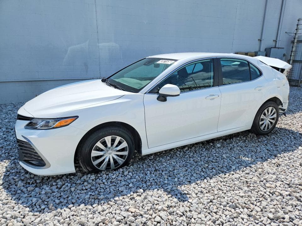 2024 TOYOTA CAMRY LE - 1