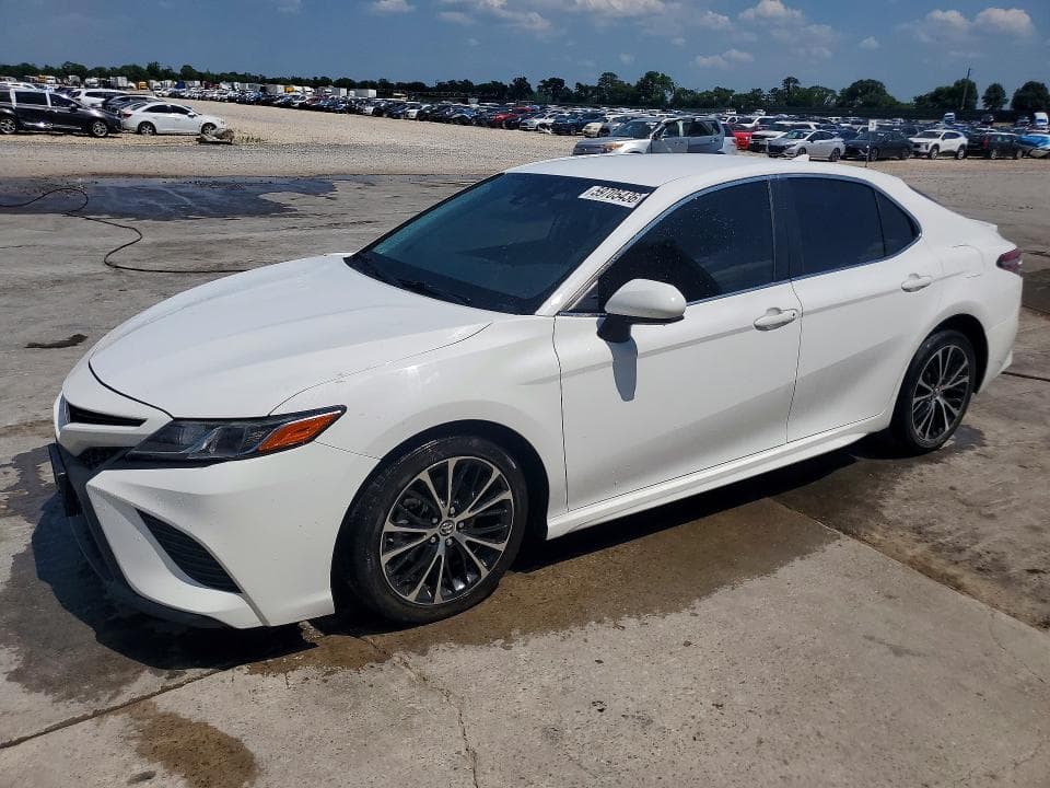 2019 TOYOTA CAMRY SE - 1