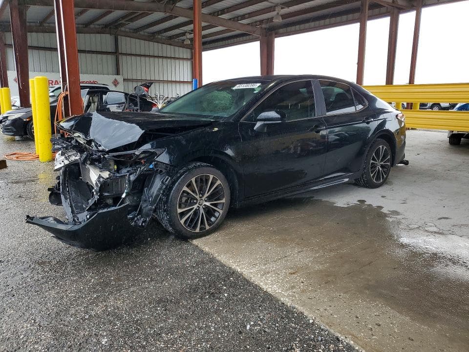 2018 TOYOTA CAMRY SE - 1