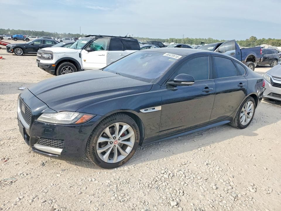 2017 JAGUAR XF R - SPORT - 1