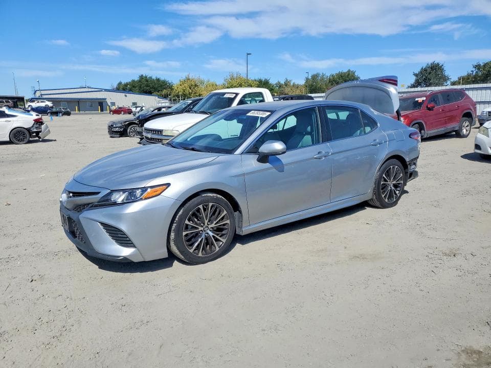 2018 TOYOTA CAMRY SE - 1
