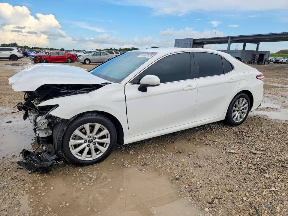 2018 TOYOTA CAMRY LE - 1