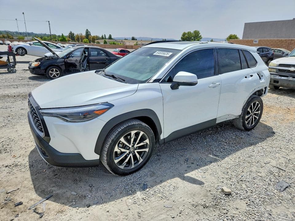 2022 TOYOTA COROLLA CROSS XLE - 1