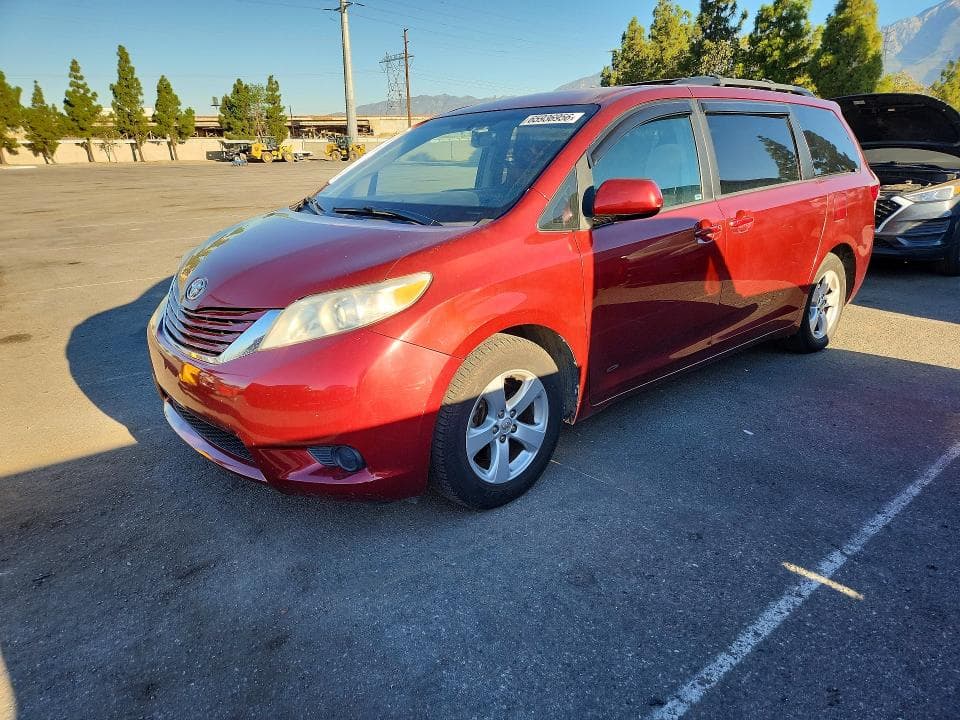 2017 TOYOTA SIENNA LE 8-PASSENGER - 1
