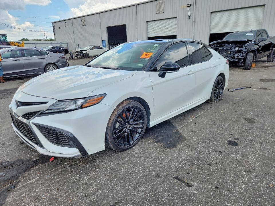 2022 TOYOTA CAMRY XSE - 1