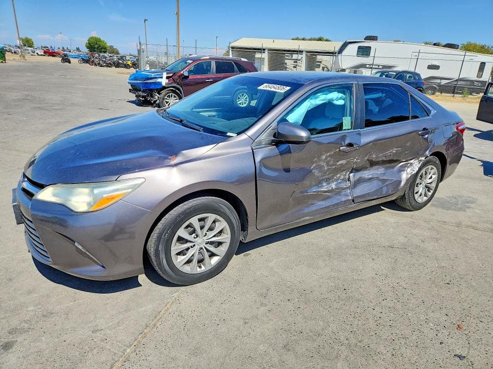 2017 TOYOTA CAMRY LE - 1
