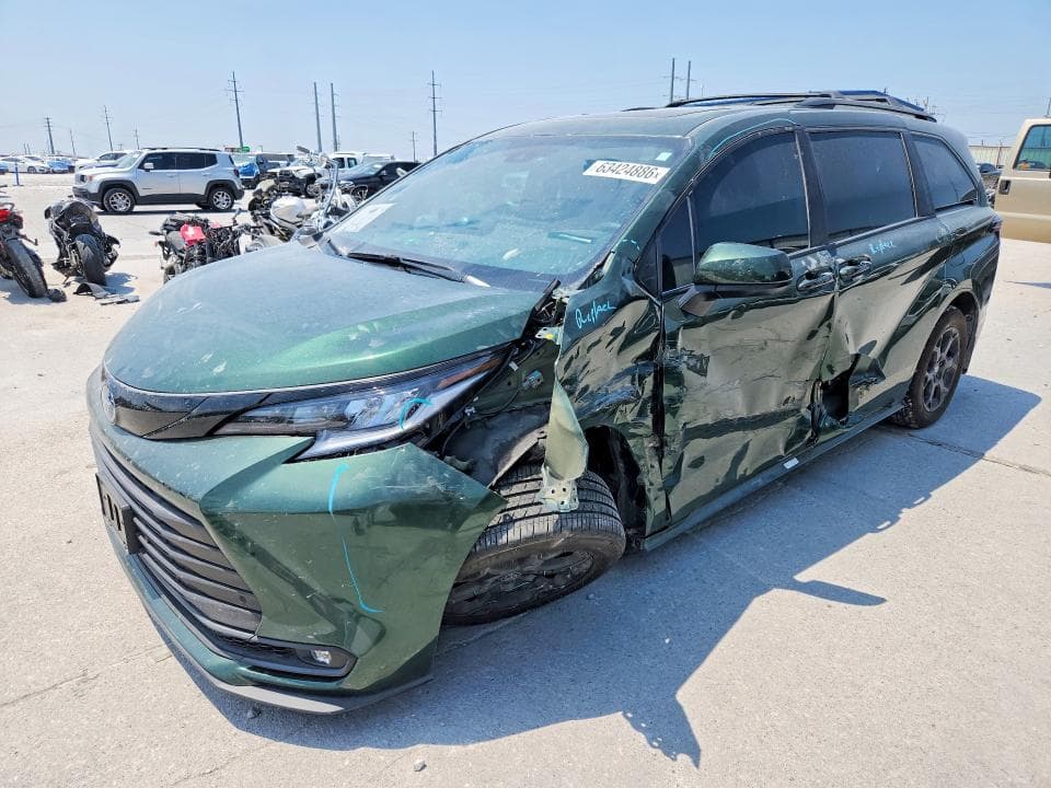 2025 TOYOTA SIENNA WOODLAND EDITION - 1