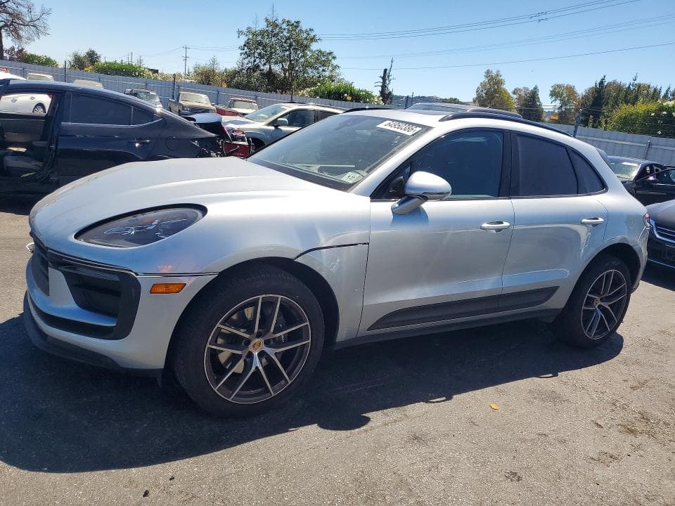 2022 PORSCHE MACAN - 1