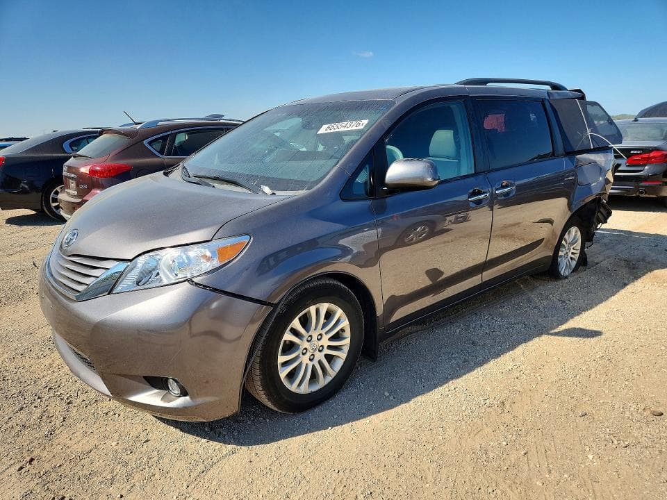 2017 TOYOTA SIENNA XLE 8-PASSENGER - 1