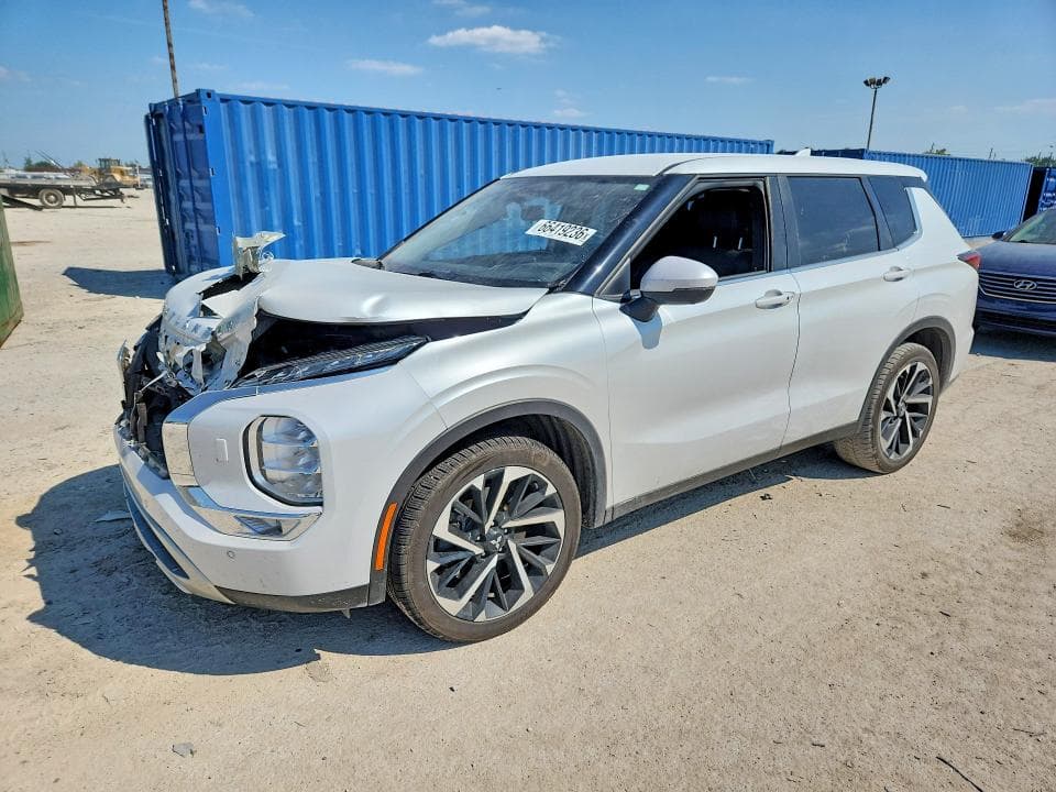 2022 MITSUBISHI OUTLANDER SE - 1