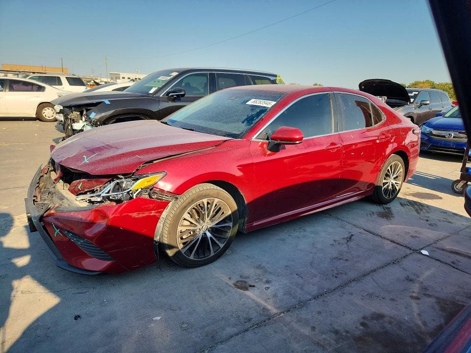 2018 TOYOTA CAMRY SE - 1