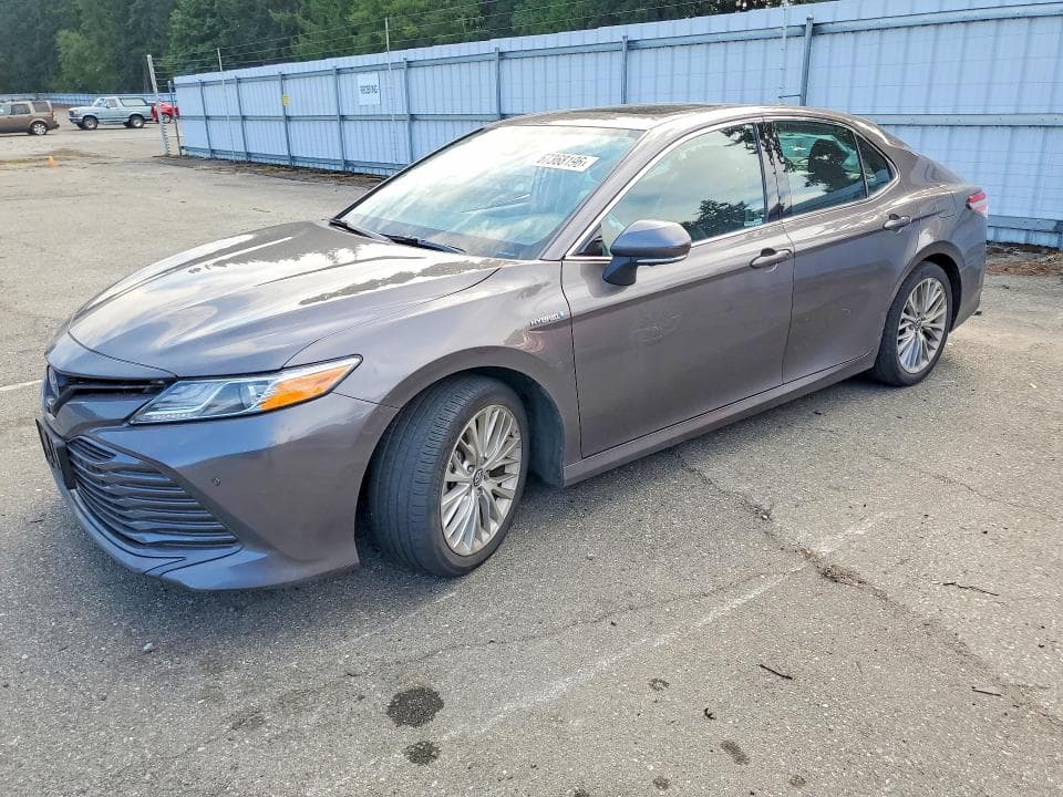 2019 TOYOTA CAMRY HYBRID XLE - 1