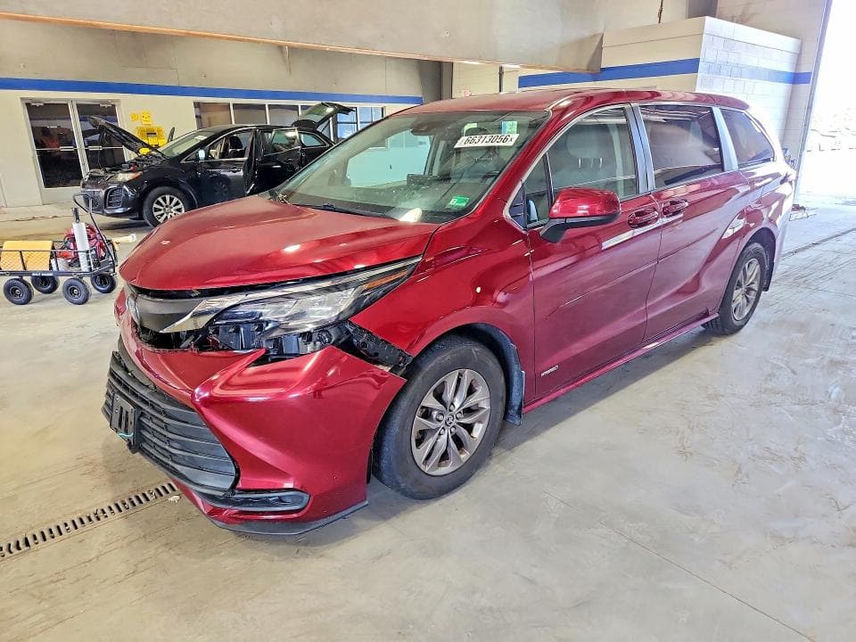 2021 TOYOTA SIENNA LE - 1
