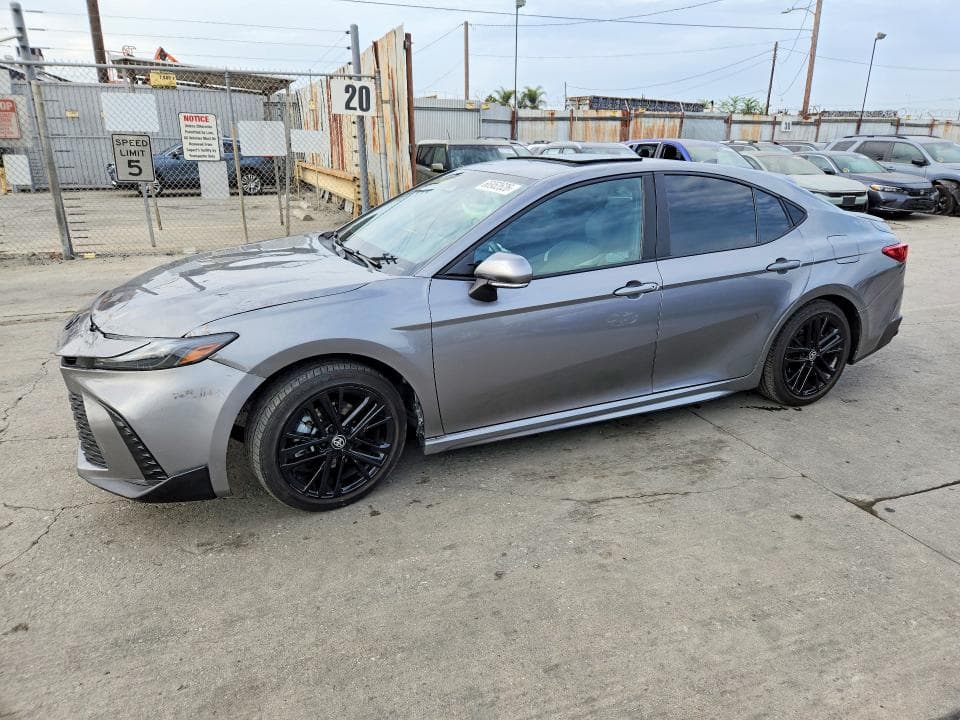 2025 TOYOTA CAMRY SE - 1