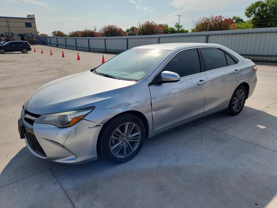 2017 TOYOTA CAMRY SE - 1