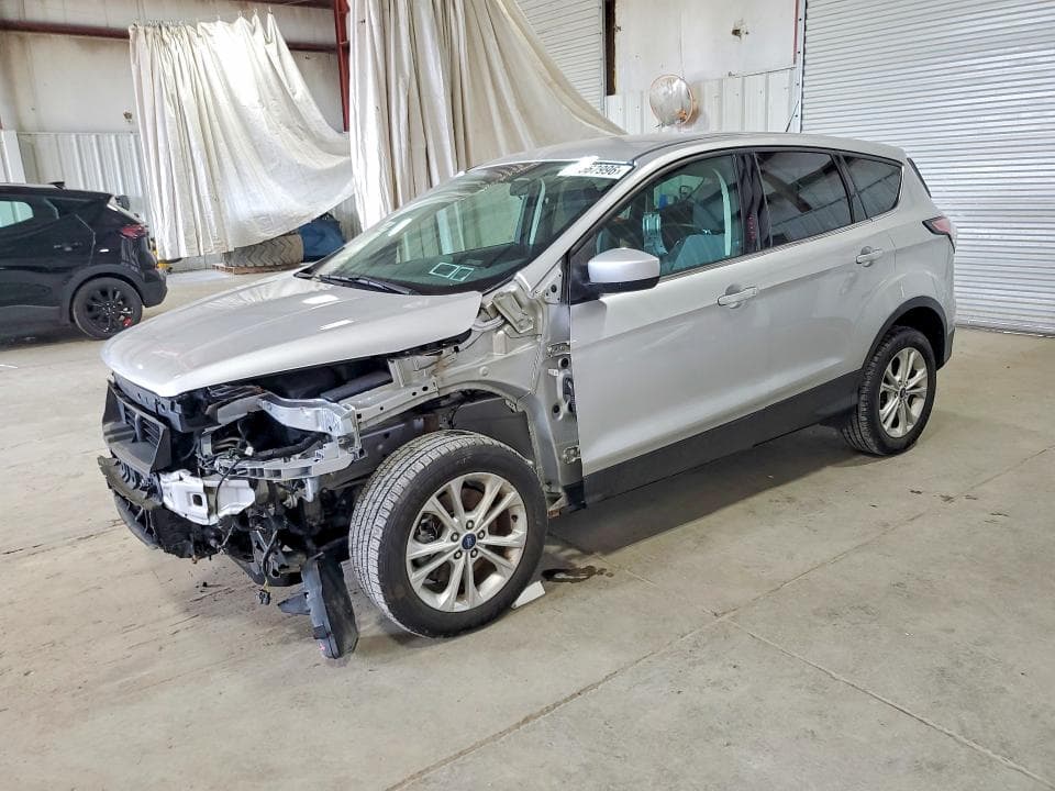 2017 FORD ESCAPE SE - 1