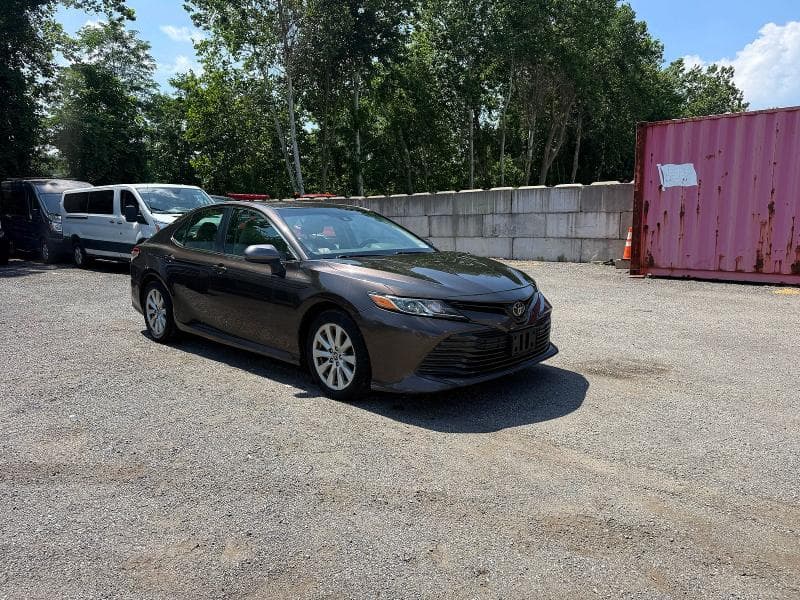 2018 TOYOTA CAMRY LE - 1