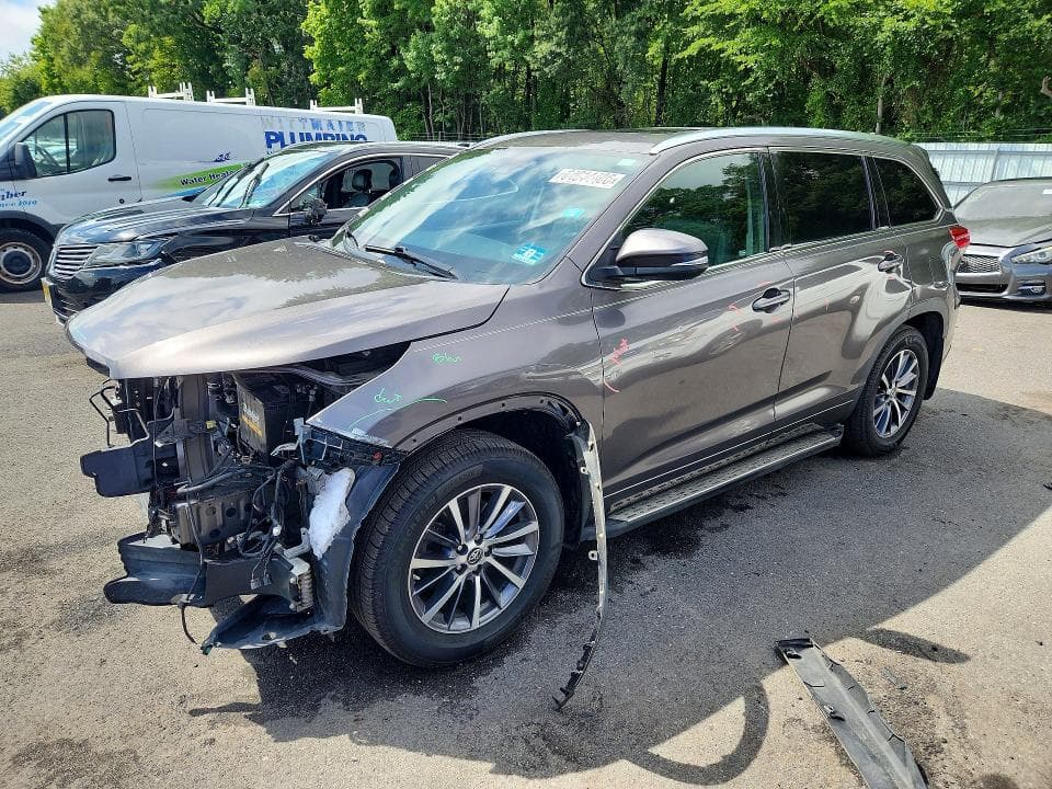 2017 TOYOTA HIGHLANDER XLE - 1