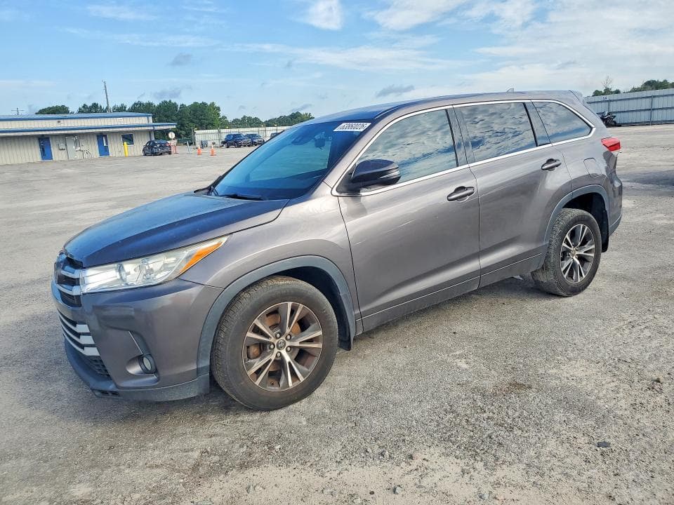 2017 TOYOTA HIGHLANDER LE PLUS - 1