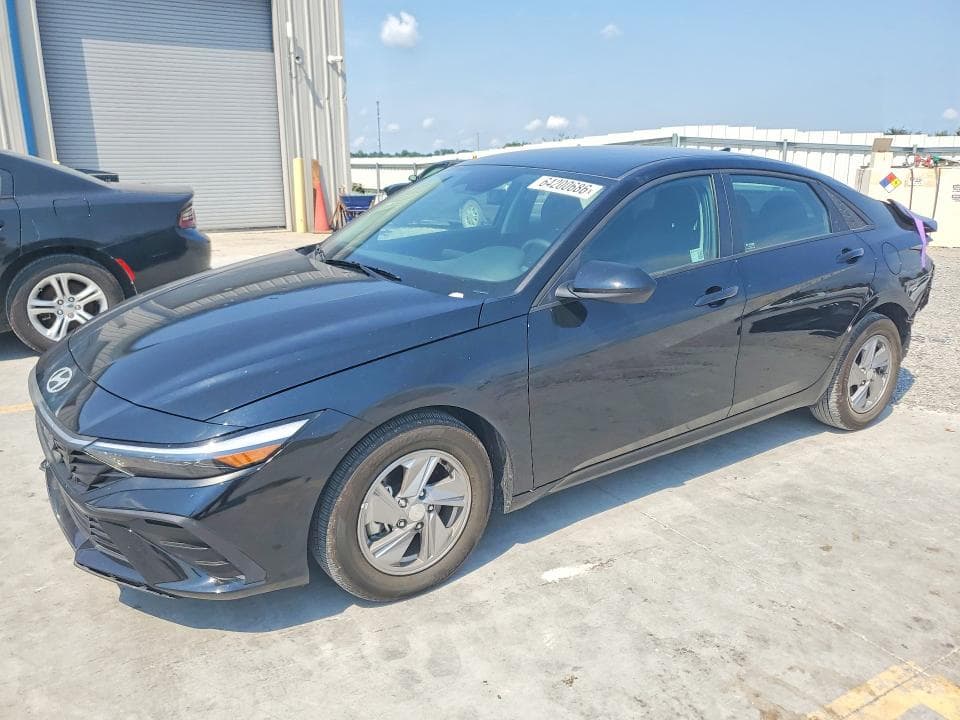 2024 HYUNDAI ELANTRA SE - 1