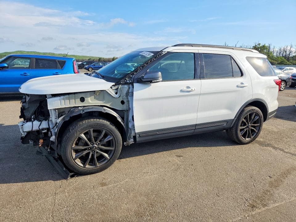 2018 FORD EXPLORER XLT - 1