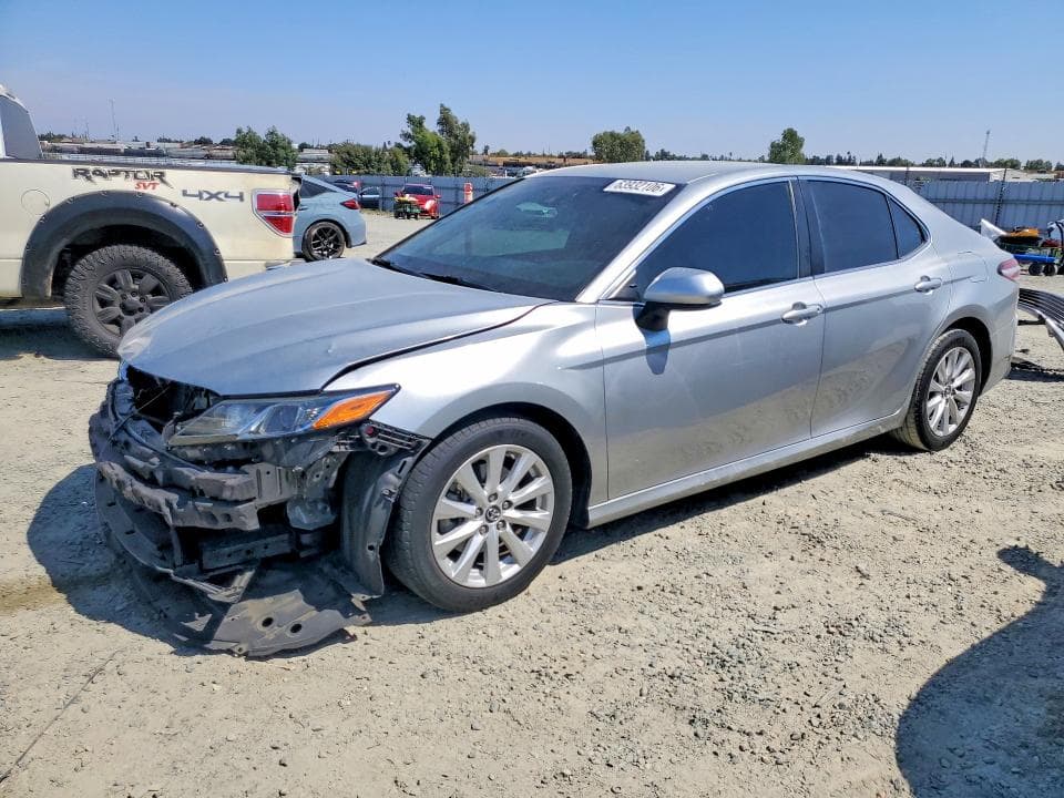 2018 TOYOTA CAMRY LE - 1