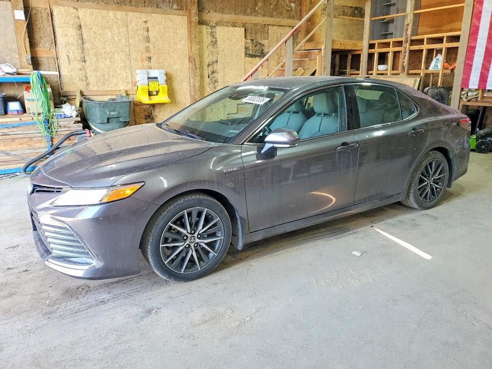 2021 TOYOTA CAMRY XLE - 1