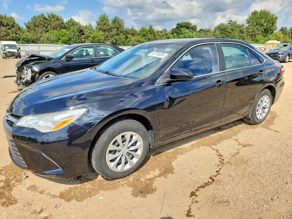 2017 TOYOTA CAMRY LE - 1