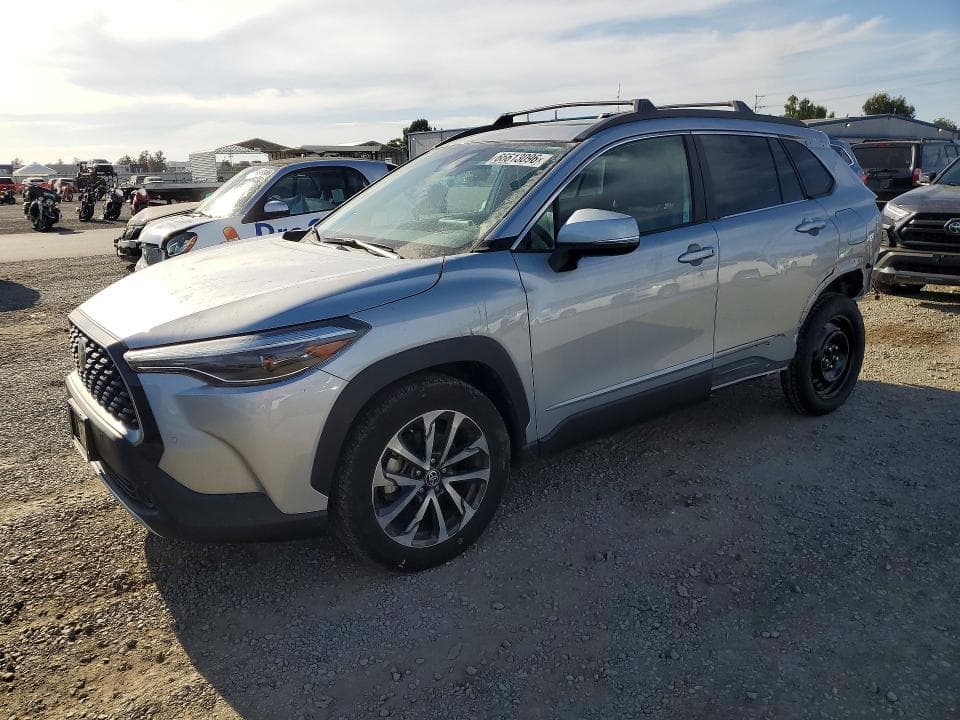 2024 TOYOTA COROLLA CROSS XLE - 1