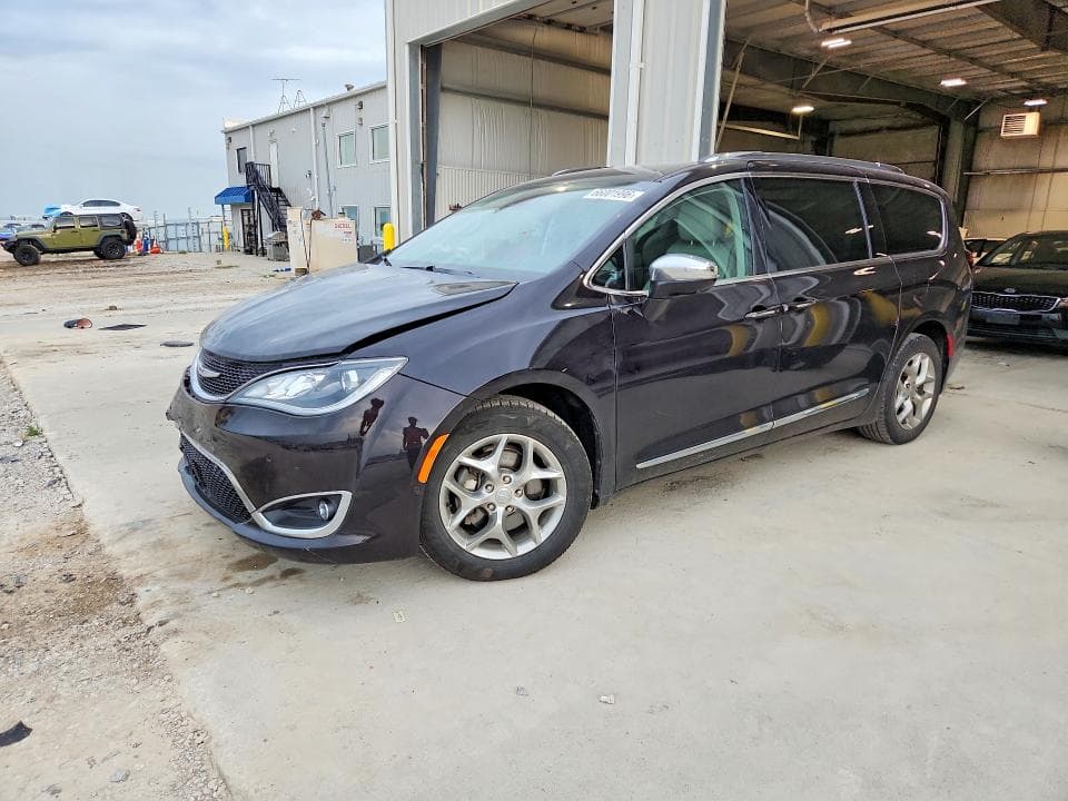2019 CHRYSLER PACIFICA LIMITED - 1