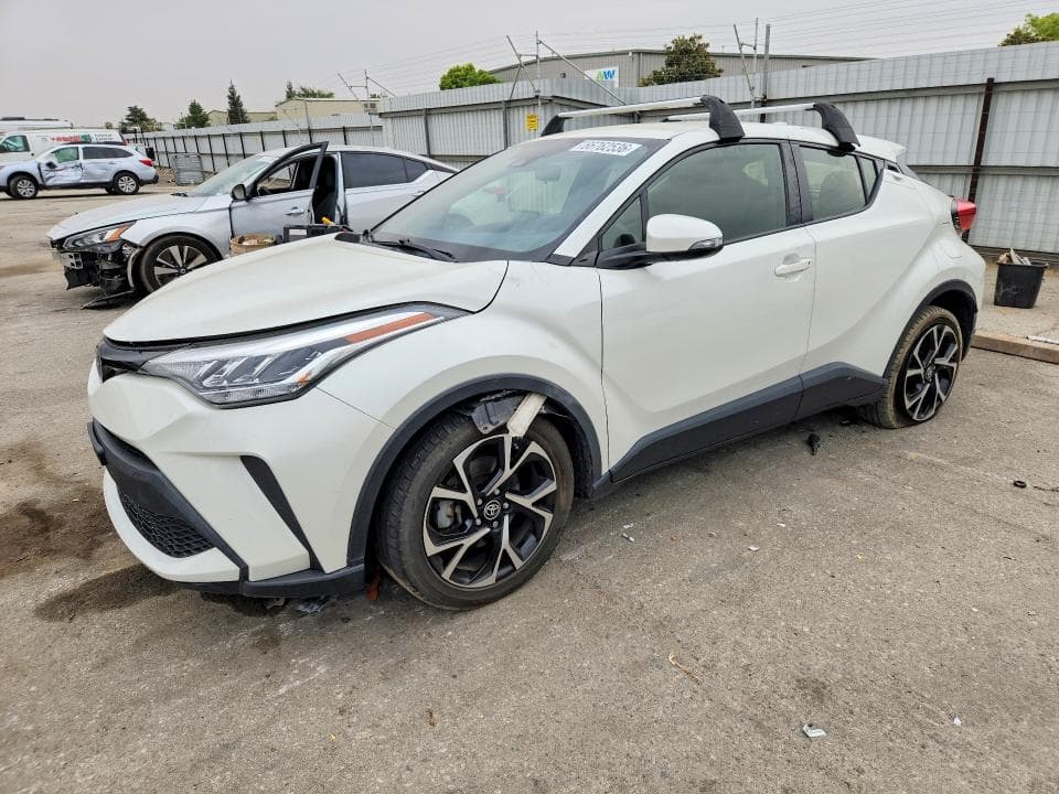 2021 TOYOTA C-HR XLE - 1