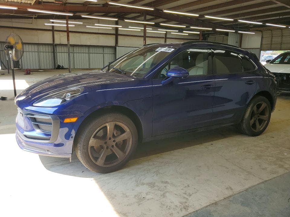 2024 PORSCHE MACAN BASE - 1