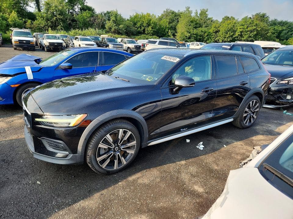 2020 VOLVO V60 CROSS COUNTRY T5 MOMENTUM - 1