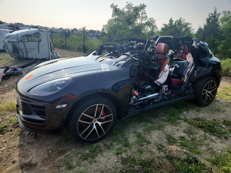 2024 PORSCHE MACAN S - 1
