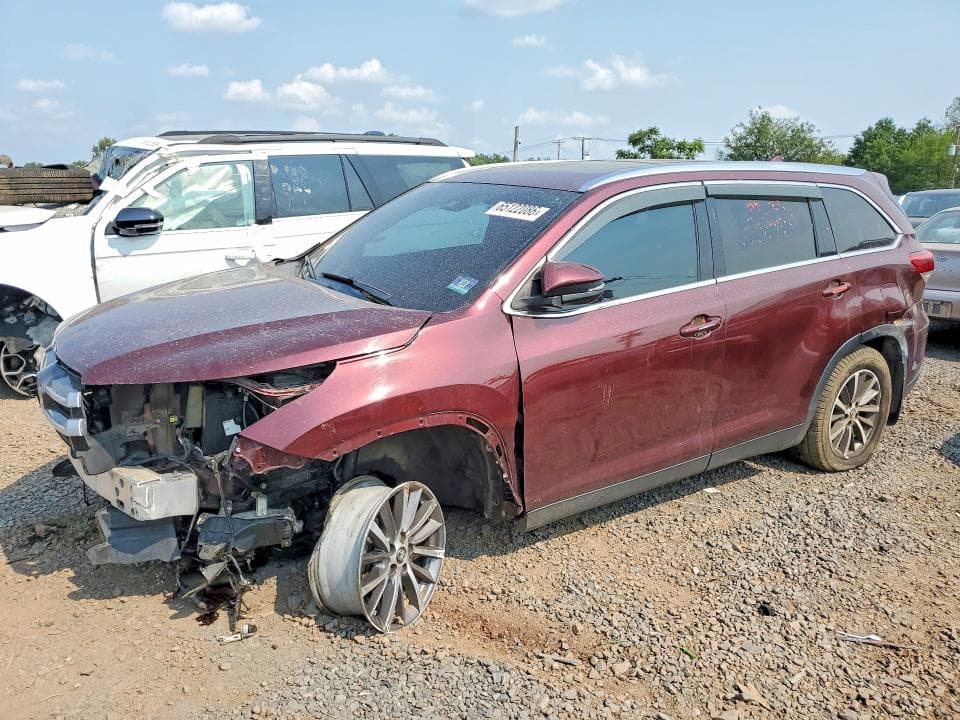 2019 TOYOTA HIGHLANDER XLE - 1