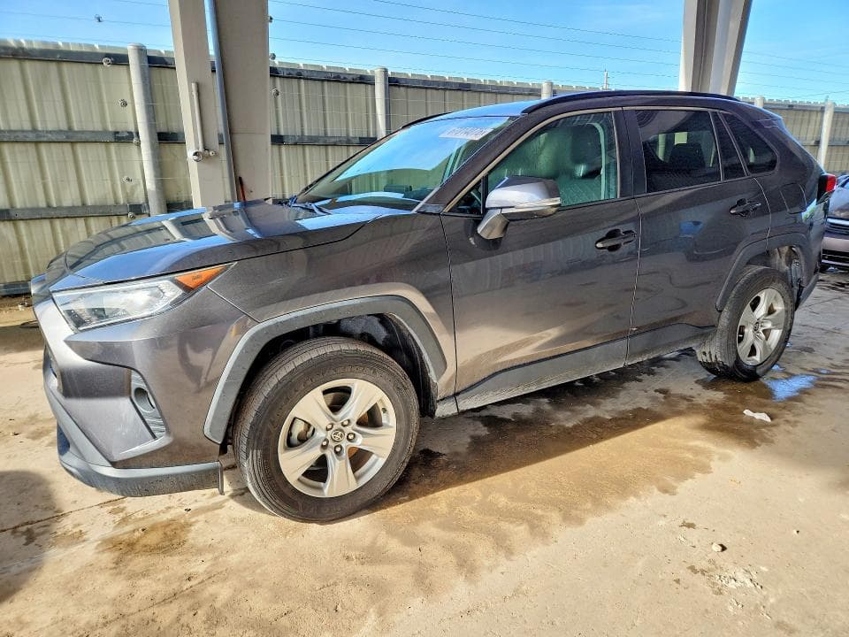 2021 TOYOTA RAV4 XLE - 1