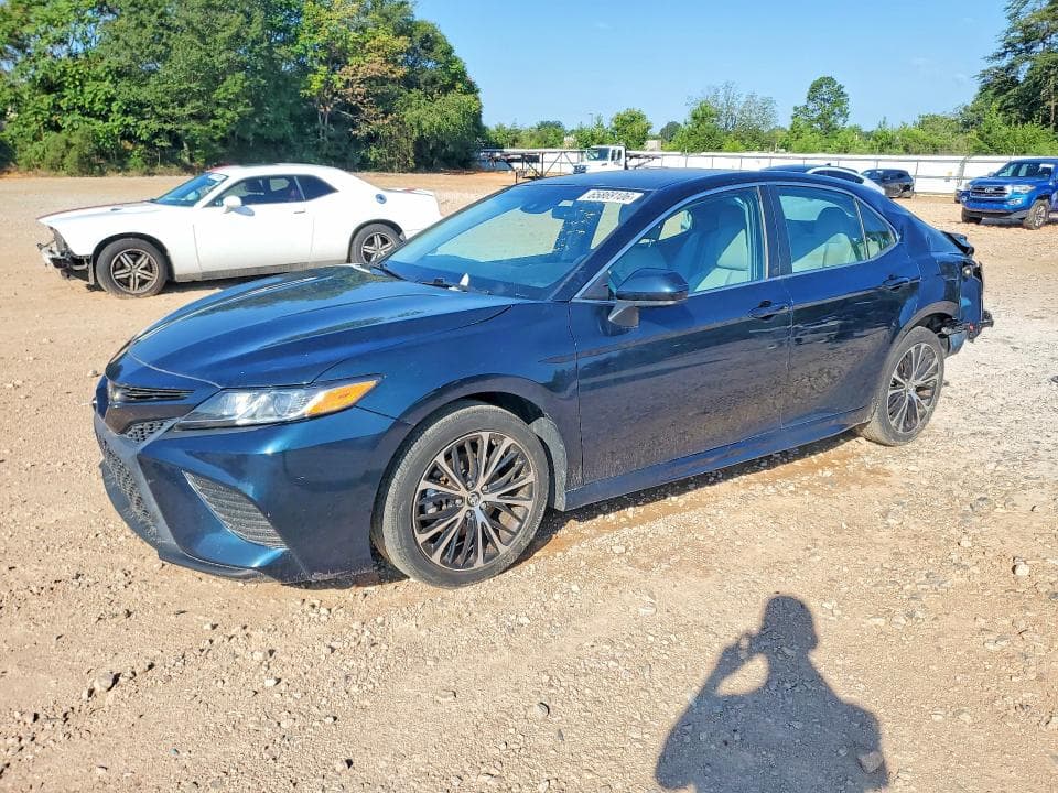 2019 TOYOTA CAMRY SE - 1