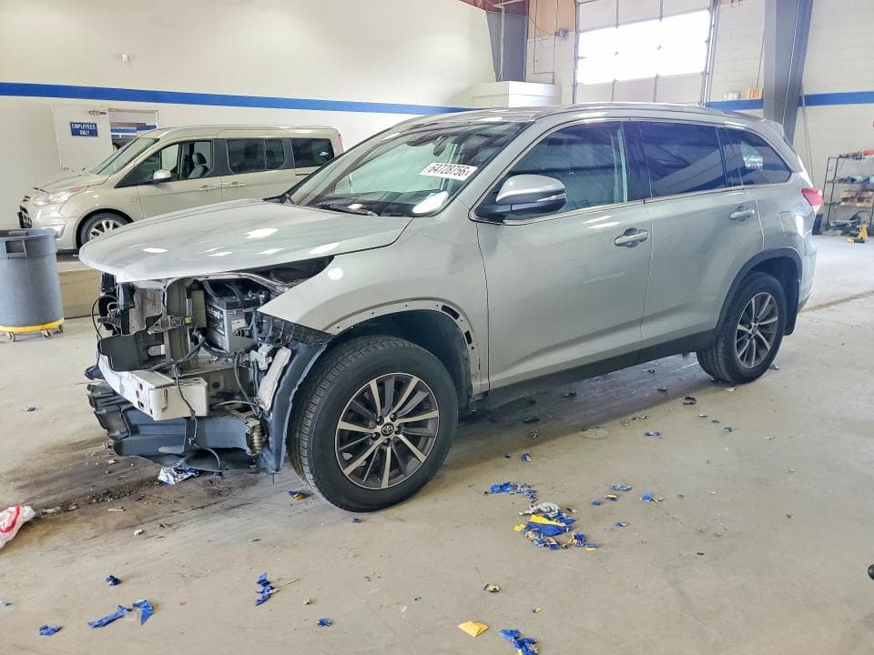 2019 TOYOTA HIGHLANDER XLE - 1