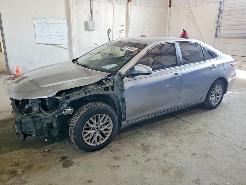 2017 TOYOTA CAMRY LE - 1