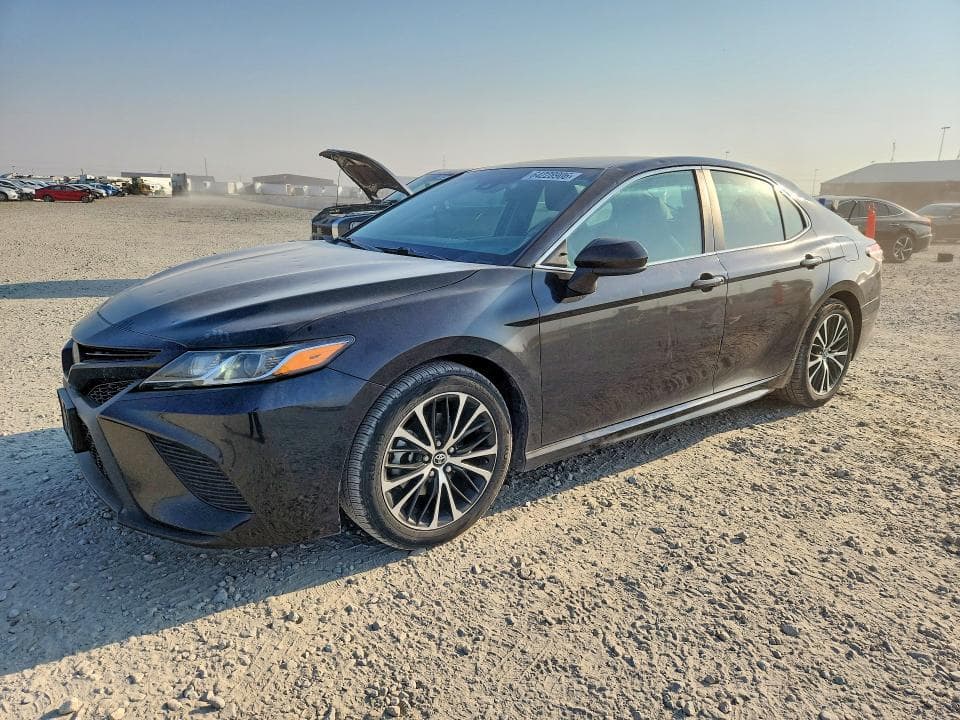 2018 TOYOTA CAMRY SE - 1