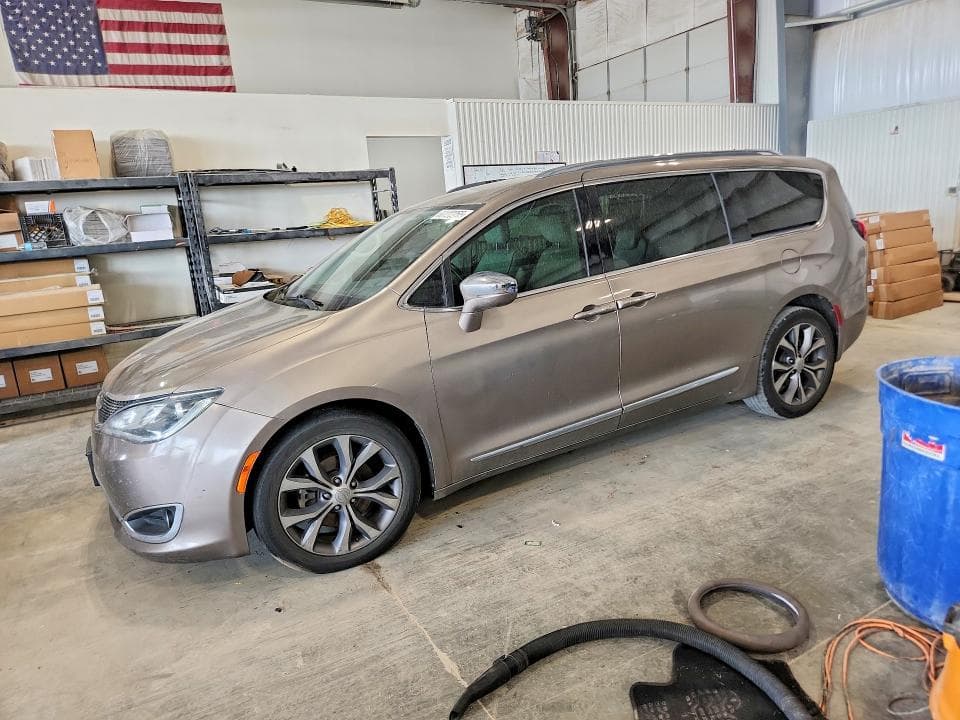 2018 CHRYSLER PACIFICA LIMITED - 1