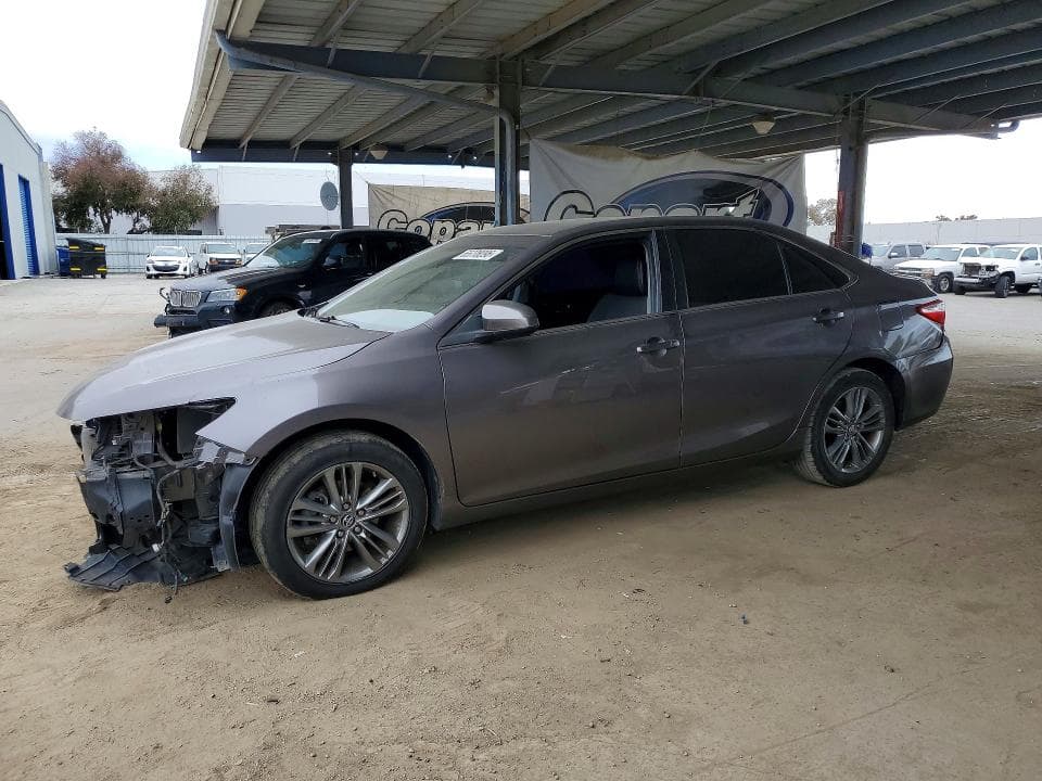 2017 TOYOTA CAMRY SE - 1
