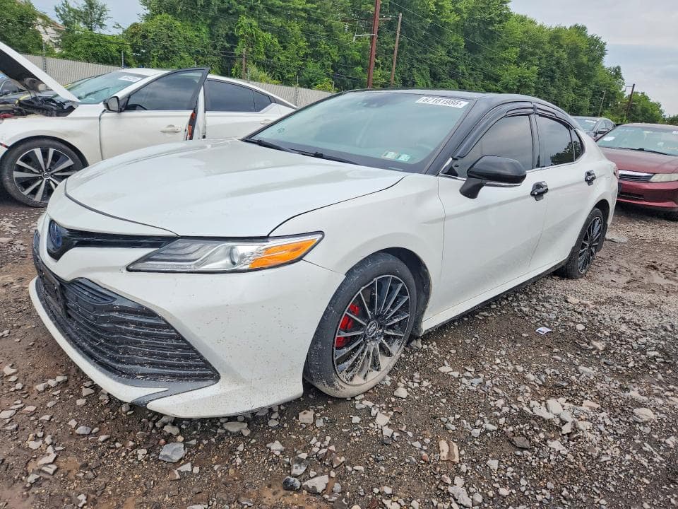 2020 TOYOTA CAMRY XLE - 1